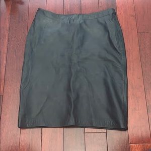 G2000 Genuine Leather black skirt (size 7)